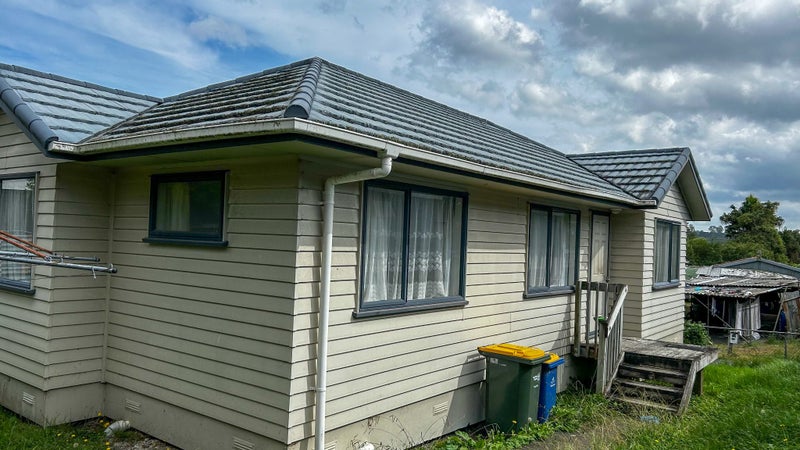 16 Kelman Road, Kelston, Auckland - Carousel 1