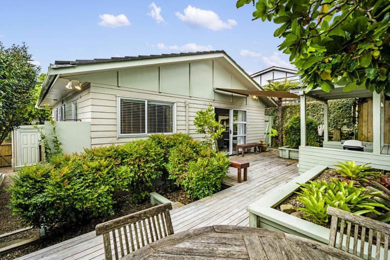 4/10 Lush Avenue, St Johns, Auckland - Carousel 1
