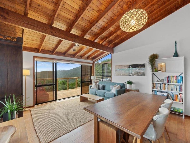 16 Pendrell Road, New Lynn - Carousel 2