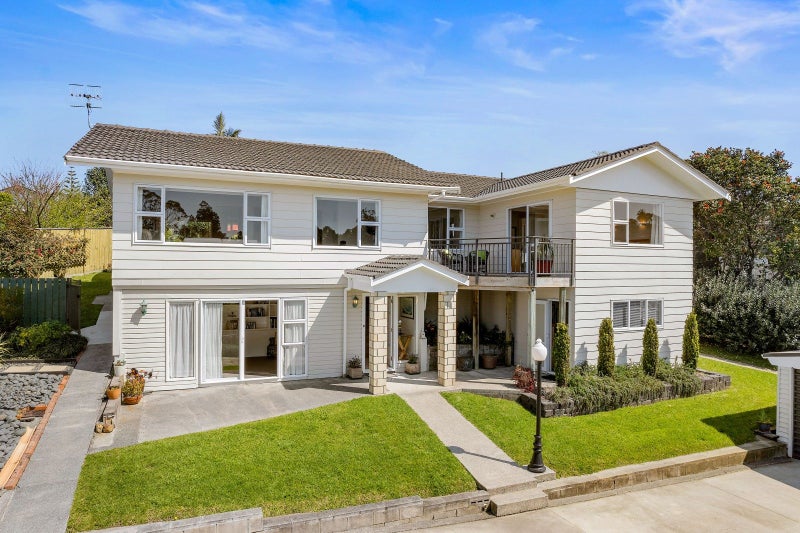 26 Judkins Crescent, Cockle Bay, Auckland - Carousel 1