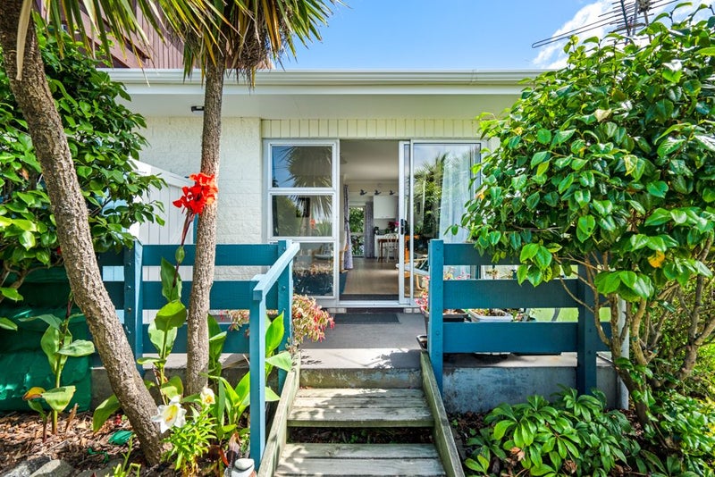 1/70 Hawke Street, New Brighton, Christchurch - Carousel 1