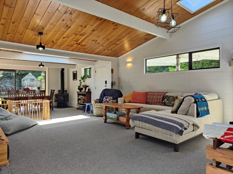 46 Derwent Street, Island Bay, Wellington - Carousel 2