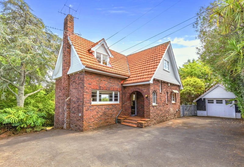 197 St Heliers Road, ST HELIERS, AUCKLAND - Carousel 1