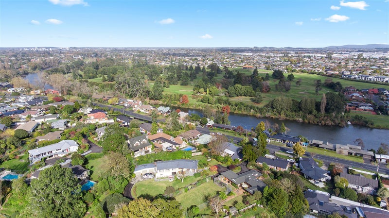 1040 River Road, Queenwood, Hamilton - Carousel 20