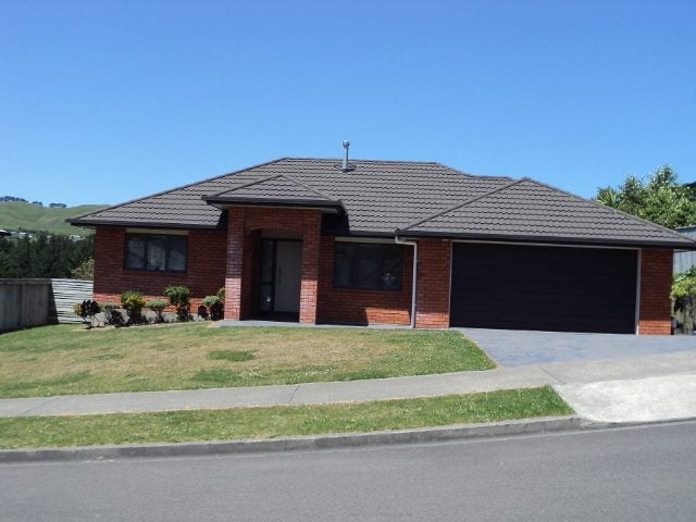 69 Te Puia Drive, Aotea, Porirua - Carousel 1