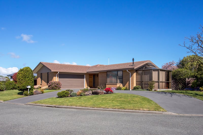 7 Thornhill Place, Sockburn, Christchurch - Carousel 1
