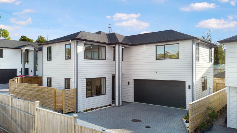 92C Godley Road, Green Bay, Auckland - Carousel 1