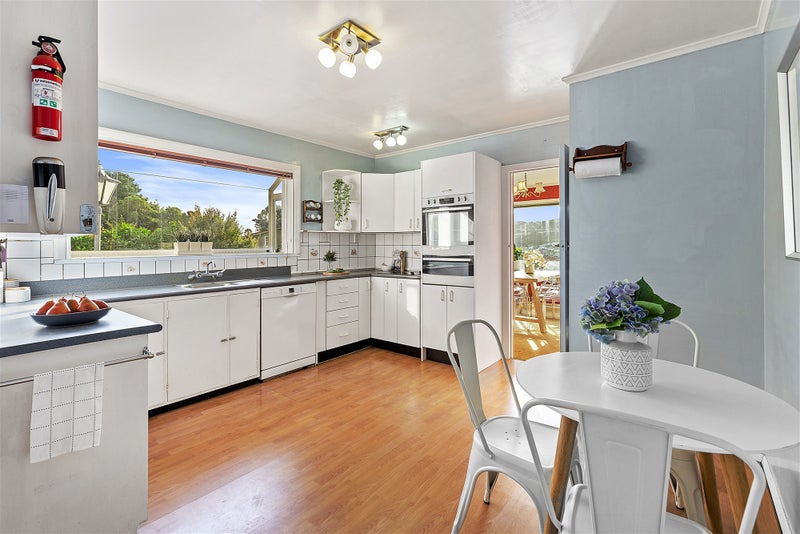 14 Lane Crescent, Tawa, Wellington - Carousel 2