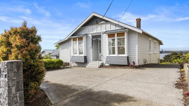 88 Onewa Road, Northcote Point, Auckland - Carousel 1