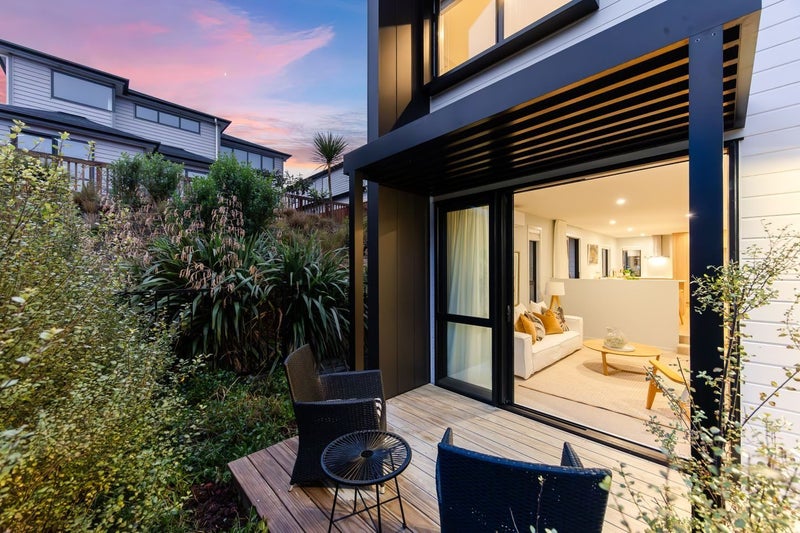 2E Nerita Place, Long Bay, Auckland - Carousel 2