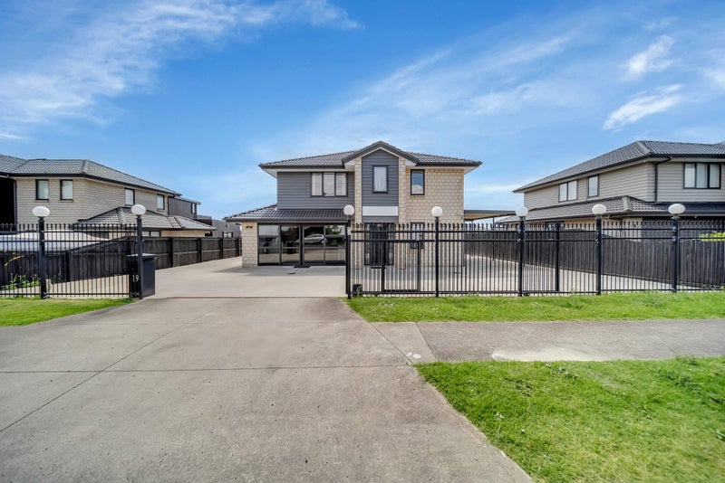 19 Pukaki Road, Mangere, Auckland - Carousel 1