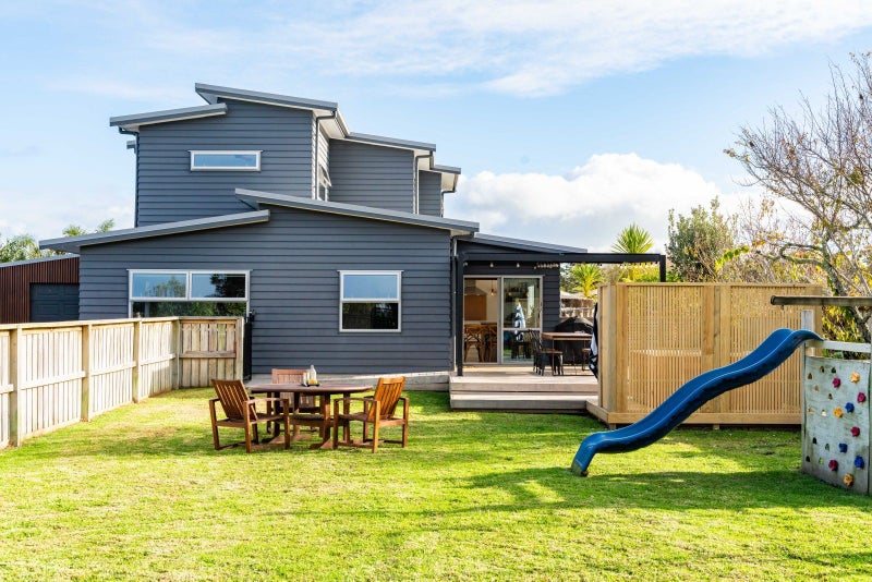 16 Leslie Street, Mangawhai - Carousel 1