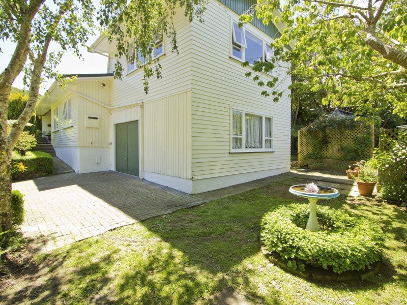 26 McGowan Road, Wainuiomata, Lower Hutt - Carousel 19