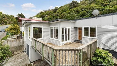17 Halifax Street, Kingston, Wellington - Carousel 1