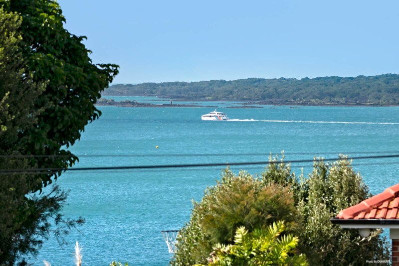 1/69 Seacliffe Avenue, Narrow Neck, Auckland - Carousel 2