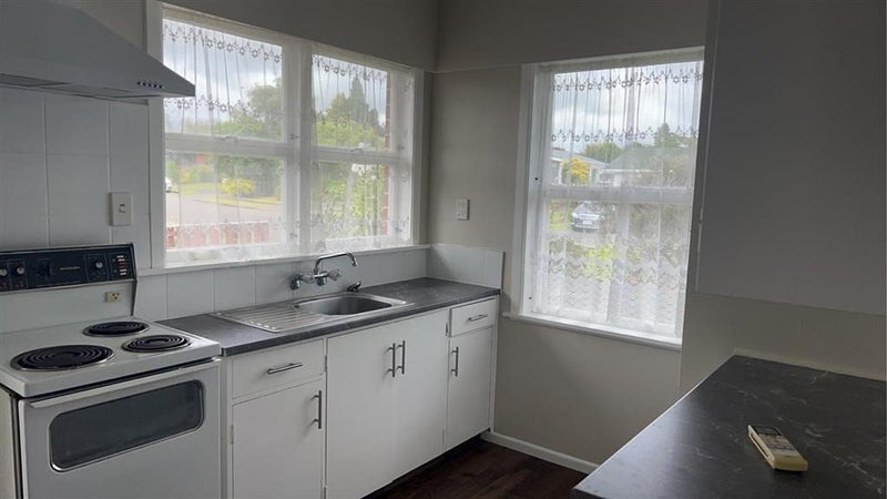 1 Harlech Street, Oamaru North, Oamaru - Carousel 2