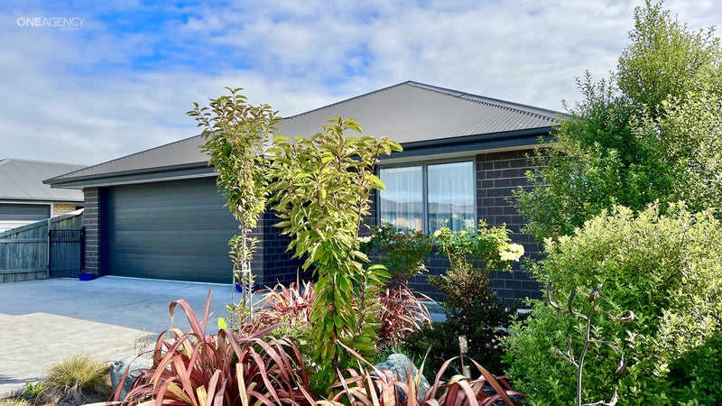 7 Retallick Way, Amberley, Amberley - Carousel 1