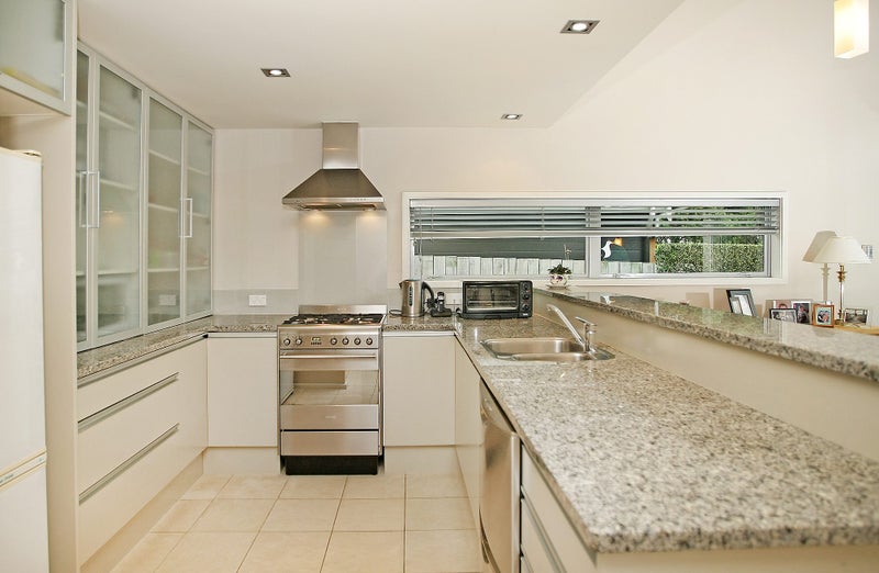 29 Pinnacle Street, Seatoun, Wellington - Carousel 2