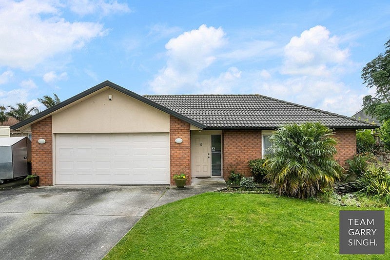 23 Castlehill Court, Wattle Downs, Auckland - Carousel 1
