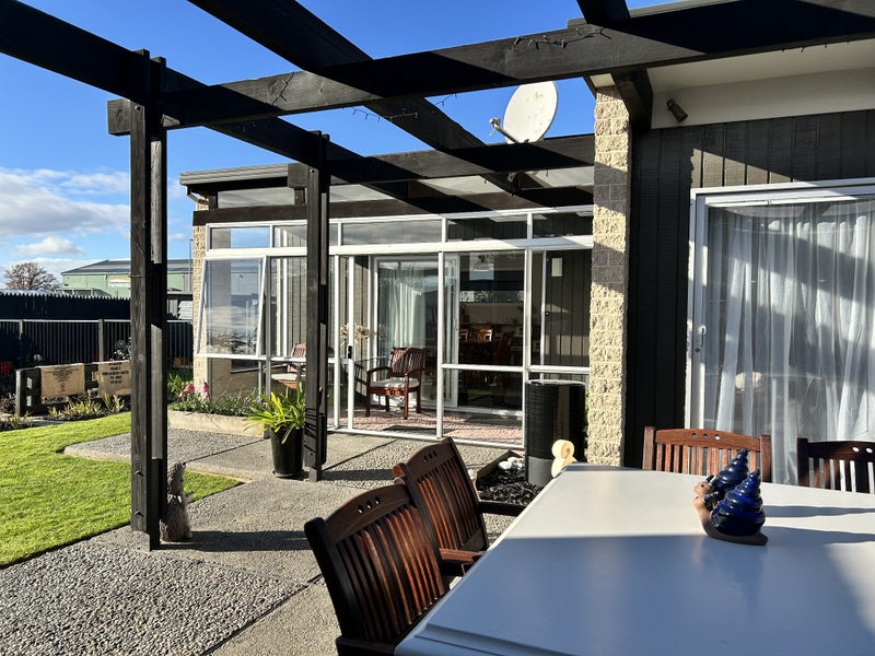 20 Queens Drive, Allenton, Ashburton - Carousel 2