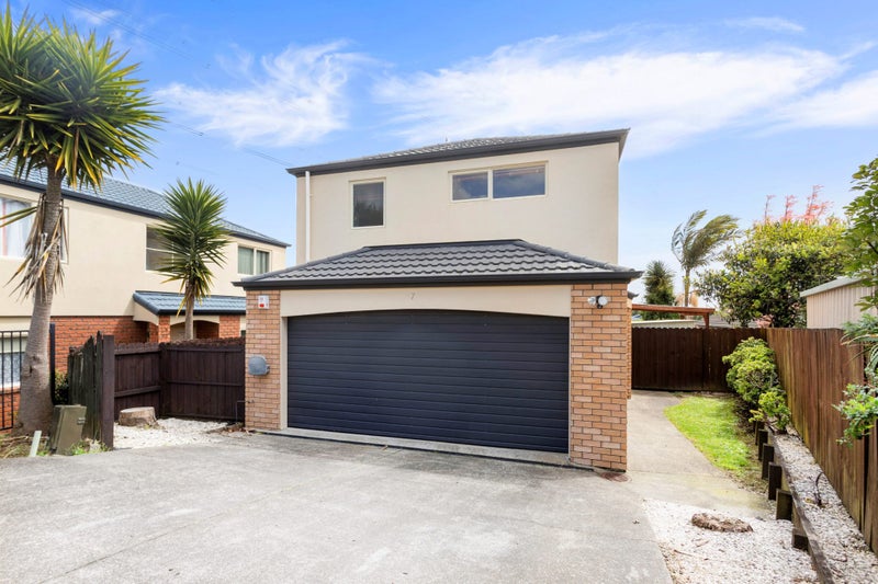 7 Ksenia Drive, Flat Bush, Auckland - Carousel 1