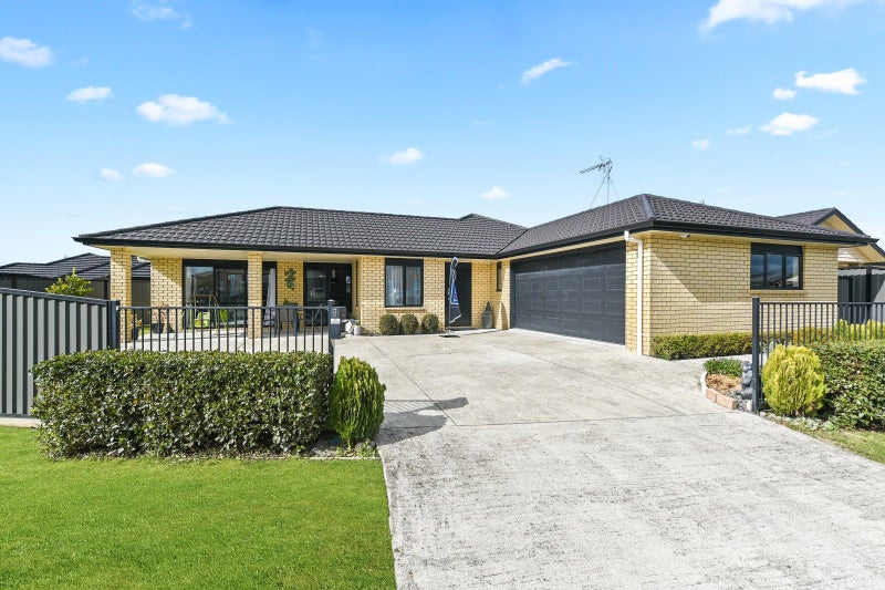 3 Peter Way Place, Glenview, Hamilton - Carousel 1