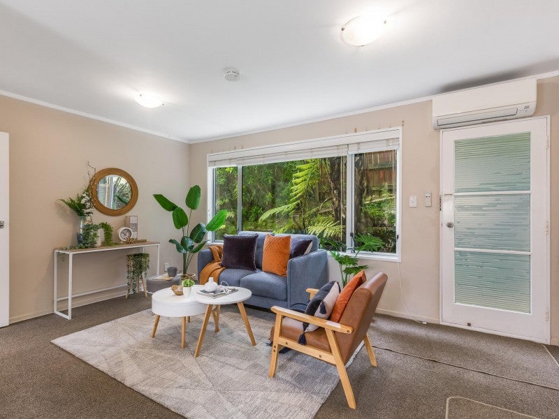 1/56A Collins Avenue, Tawa, Wellington - Carousel 2