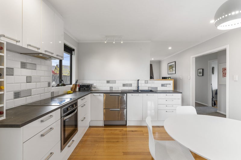 27 Waipa Street, Birkenhead, Auckland - Carousel 2