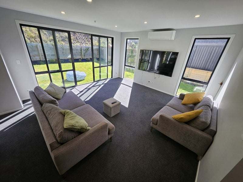 16 Porokaiwhiri Street, Crofton Downs, Wellington - Carousel 2