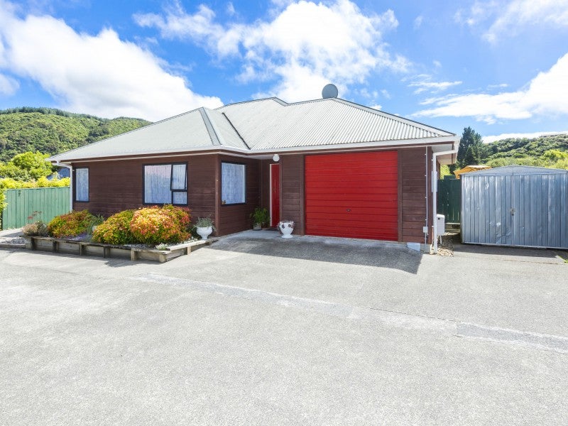 39B Gemstone Drive, Birchville, Upper Hutt - Carousel 2