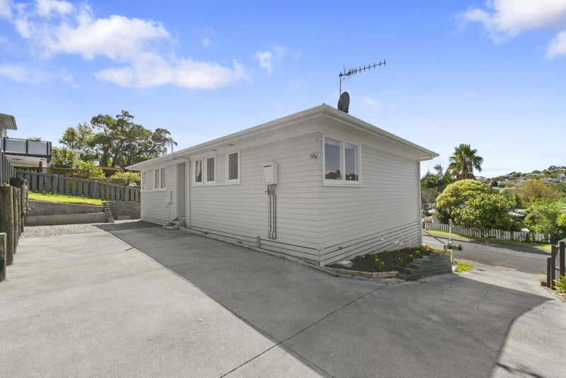 62 Lauderdale Road, Birkdale, Auckland - Carousel 2