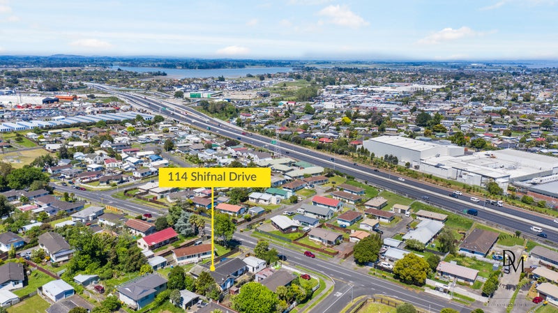 114 Shifnal Drive, Randwick Park, Auckland - Carousel 1