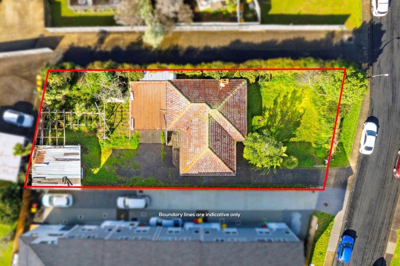 13 Blenheim Street, Glenfield, Auckland - Carousel 1