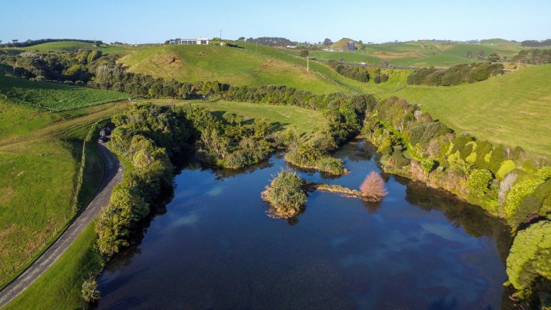 8 Washer Road, Omata - Carousel 12