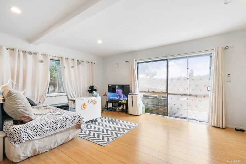 6 EXMOUTH RD, Northcote, North Shore City - Carousel 2