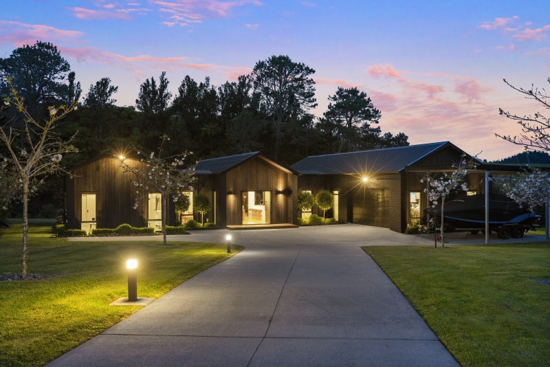 1378A State Highway 29, Tauranga - Carousel 1