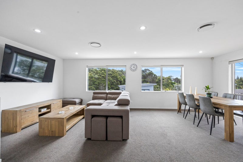 55 Leo Street, Glen Eden, Auckland - Carousel 2