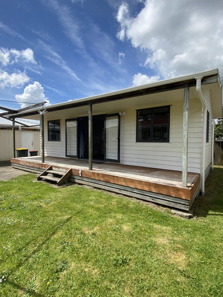 8 Beaumont Street, Hamilton East, Hamilton - Carousel 1