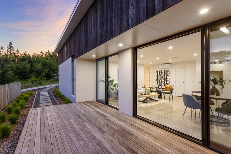 115 Tirimoana Road, Te Atatū South, Auckland - Carousel 1