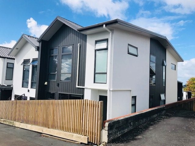 1/25 Thackeray Street, Hamilton Lake, Hamilton - Carousel 1