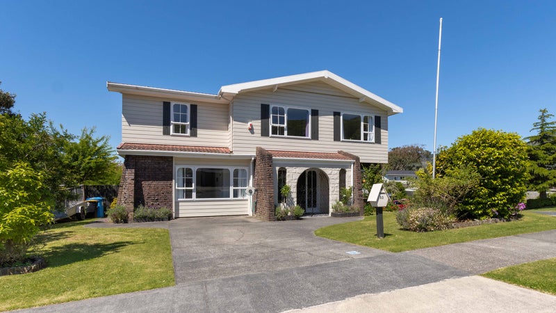 52 Oriel Avenue, Tawa, Wellington - Carousel 1