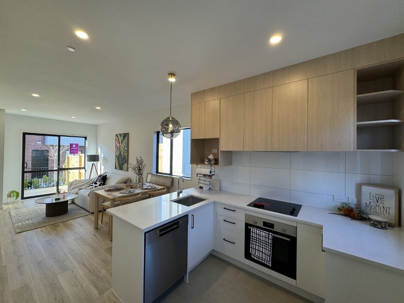 11 Paetai Lane, Te Atatū Peninsula, Auckland - Carousel 2