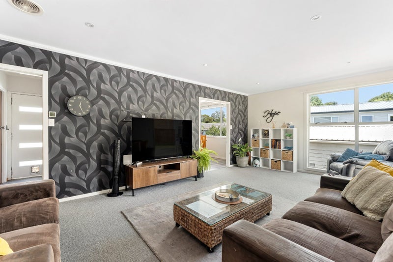 6 Kemp Road, Massey, Auckland - Carousel 2