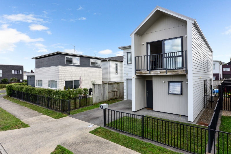 9 Rebekah Crescent, Flagstaff, Hamilton - Carousel 2