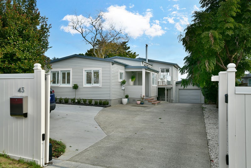 43 Tauhinu Road, Greenhithe, Auckland - Carousel 2