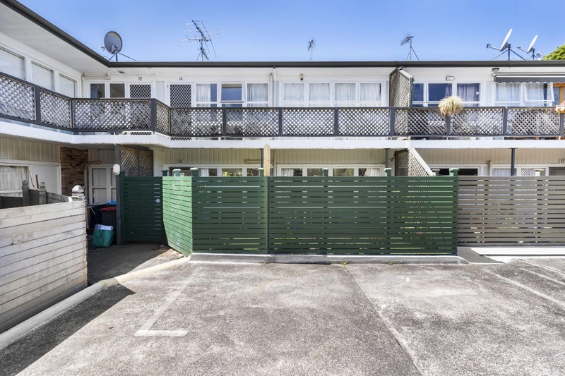 15/11 Tawera Road, Greenlane, Auckland - Carousel 1