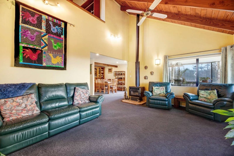 11 North Way, Titirangi, Auckland - Carousel 2