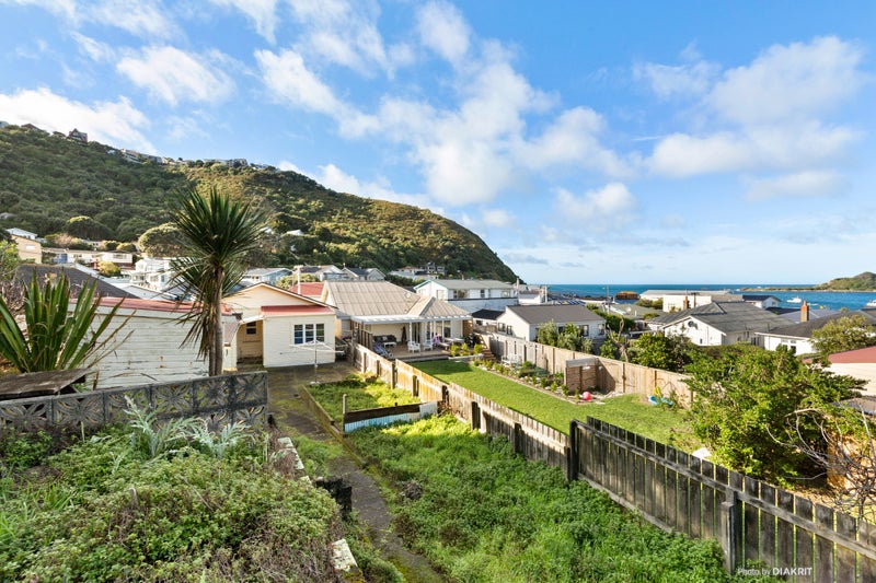 36 Brighton Street, Island Bay, Wellington - Carousel 2