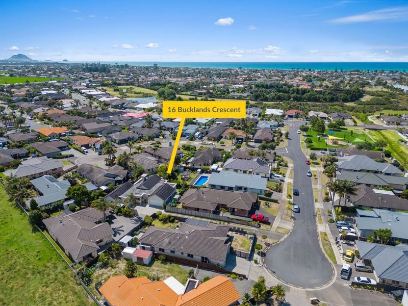 16 Bucklands Crescent, Papamoa Beach, Papamoa - Carousel 24
