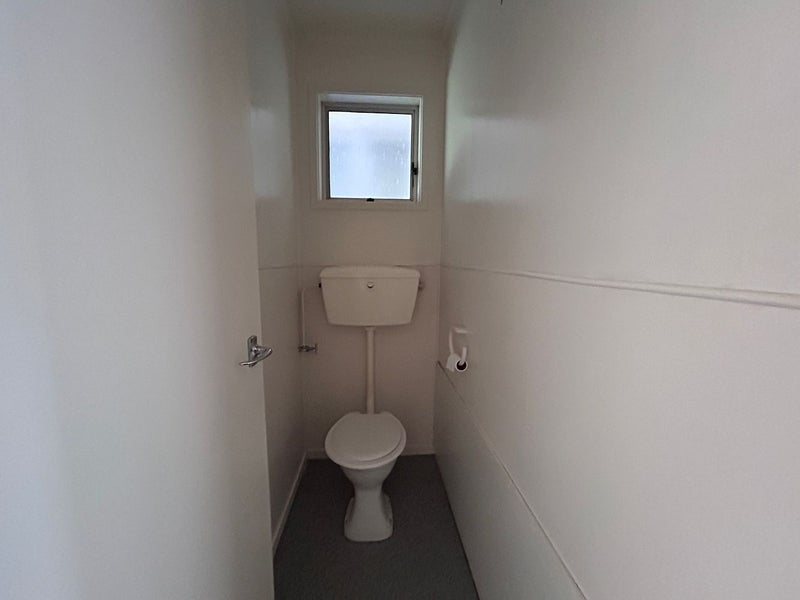 3 Tahu Crescent, Sunnynook, Auckland - Carousel 14